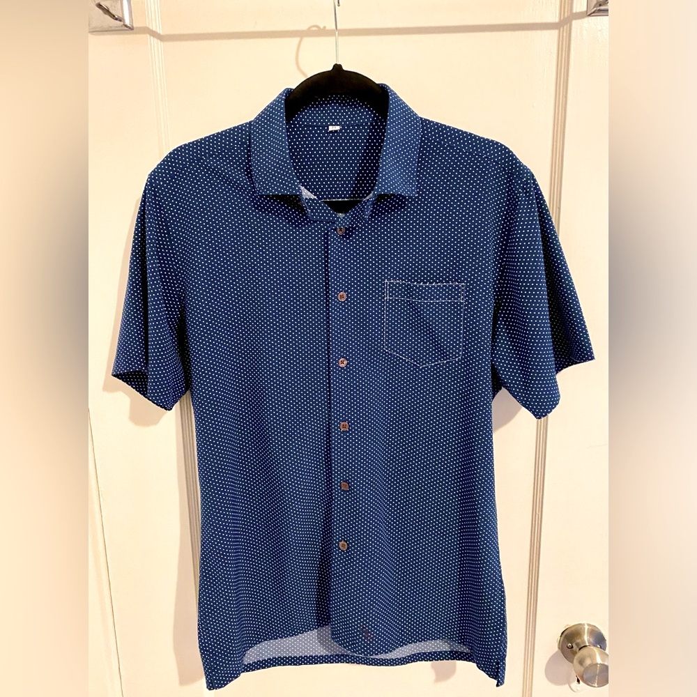 Men’s State & Liberty M - short sleeve navy button down with white polka dots